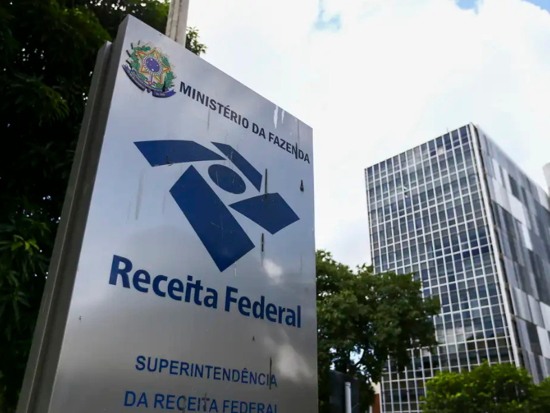 Arrecadação federal em outubro fecha com maior resultado em 30 anos