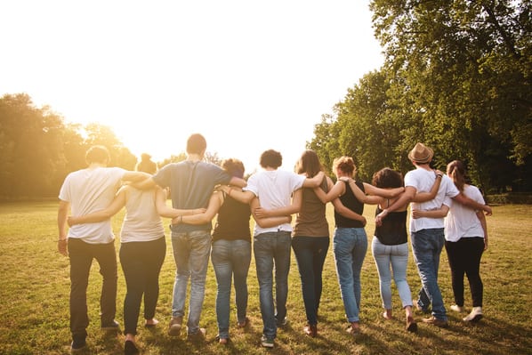 A importância de grupos de jovens e ministérios para a formação de uma fé sólida